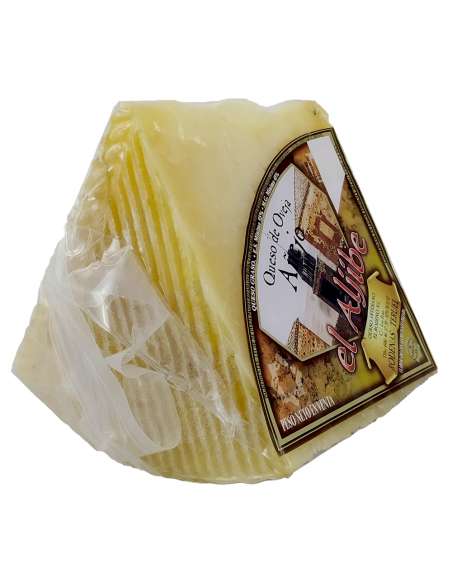 Spicchio di formaggio stagionato