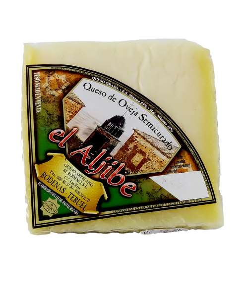 Spicchio di formaggio semistagionato