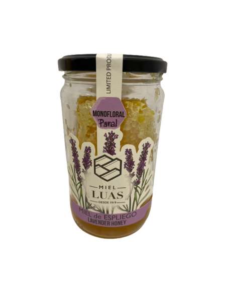 Miel de lavande frais en peigne