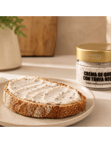Roomkaas met zwarte truffel