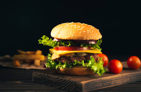 Burger de boeuf au chèvre et oignon caramélisé