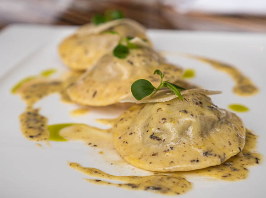 pasta con trufa de verano en su jugo