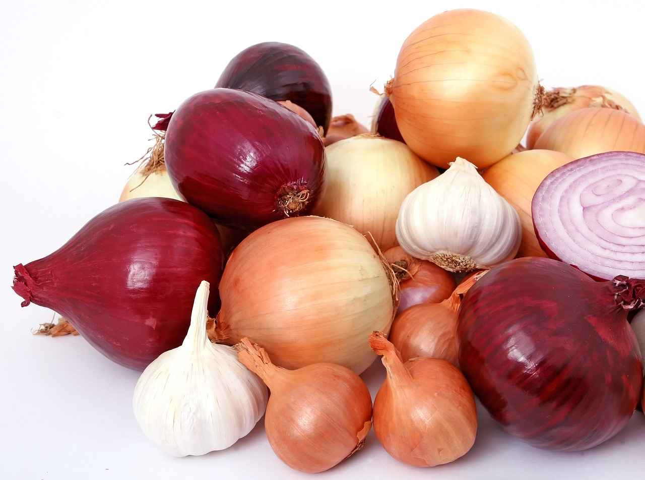 Bunch of red onion